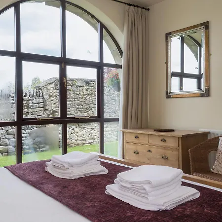 The Byre - Ifw * Airton